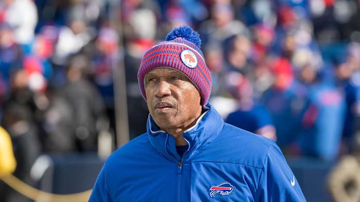 Bills defensive coordinator Leslie Frazier.